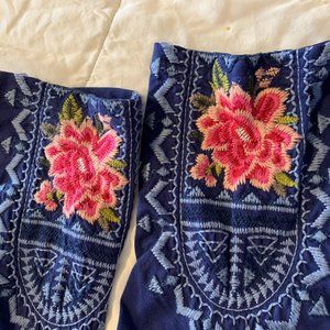 Johnny Was blue embroidered leggings, petite XXL (14)